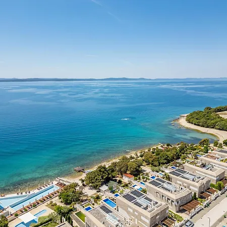 Camelia Zadarvillas * Petrčane