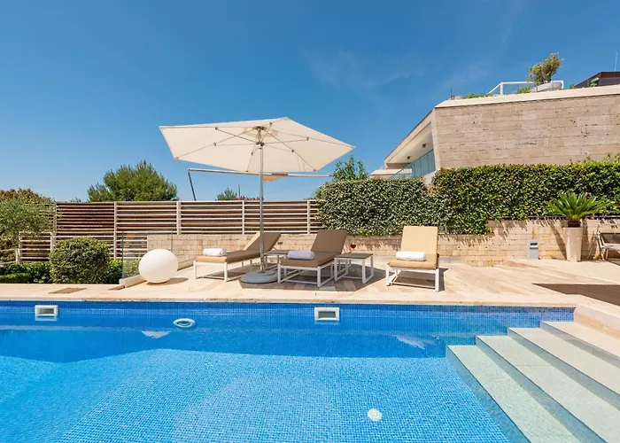 Camelia Zadarvillas Petrcane