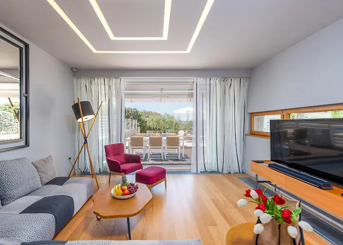 Camelia Zadarvillas * Petrčane